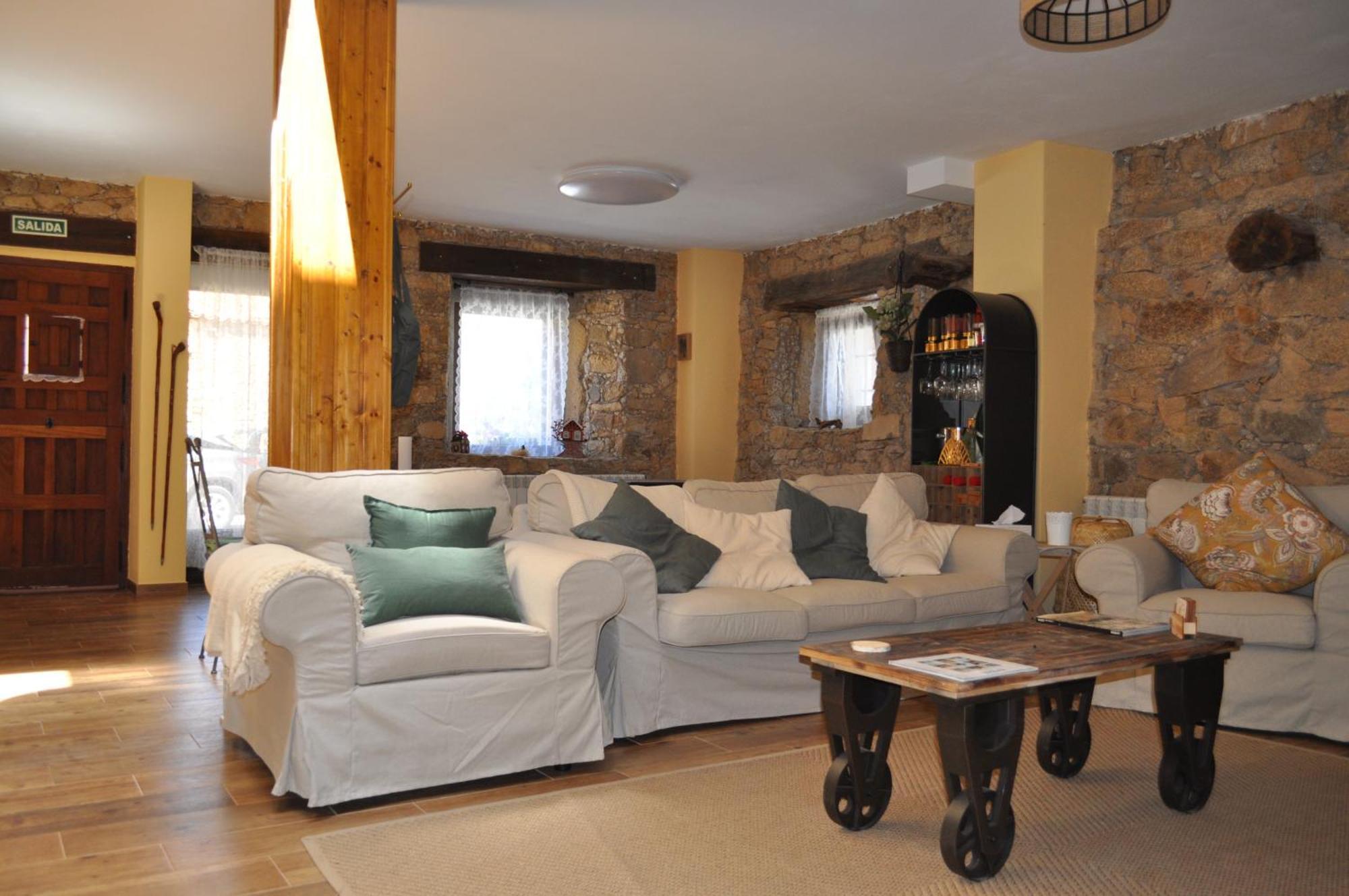 Maison d'hôtes El Rincon Secreto De Gredos Especializada En Celiaquia Y Diabetes Y Jacuzzi à Tormellas Extérieur photo