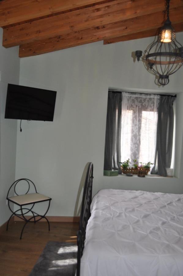 Maison d'hôtes El Rincon Secreto De Gredos Especializada En Celiaquia Y Diabetes Y Jacuzzi à Tormellas Extérieur photo